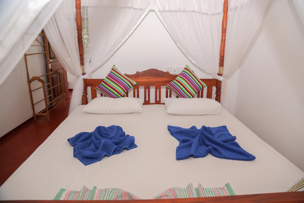 Tithira Guest House Mirissa Bagian luar foto